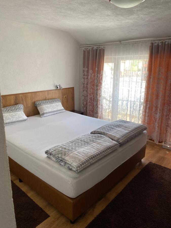 Family Hotel "May" Petrich  Buitenkant foto