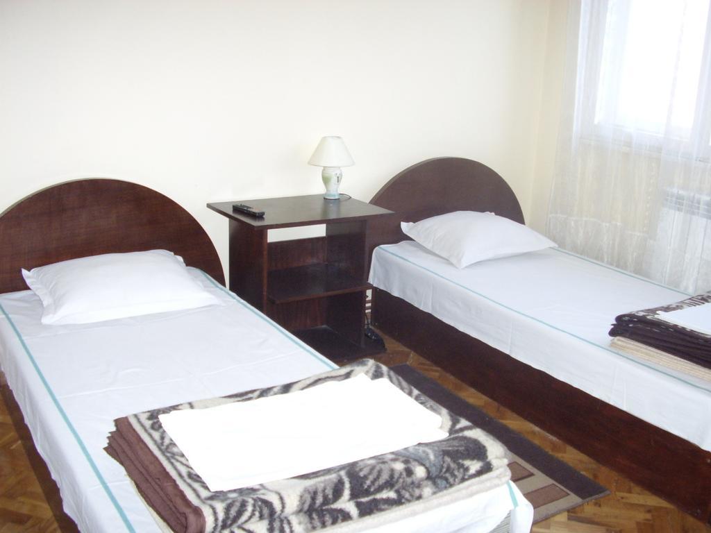 Family Hotel "May" Petrich  Kamer foto