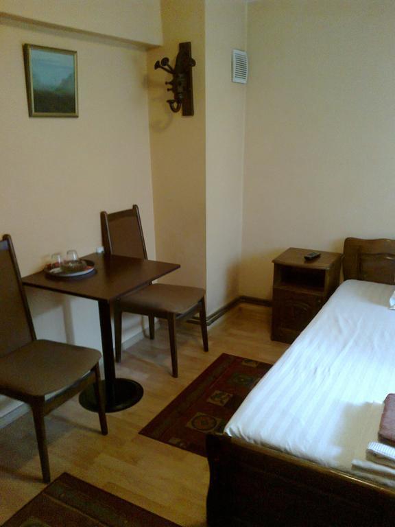 Family Hotel "May" Petrich  Kamer foto