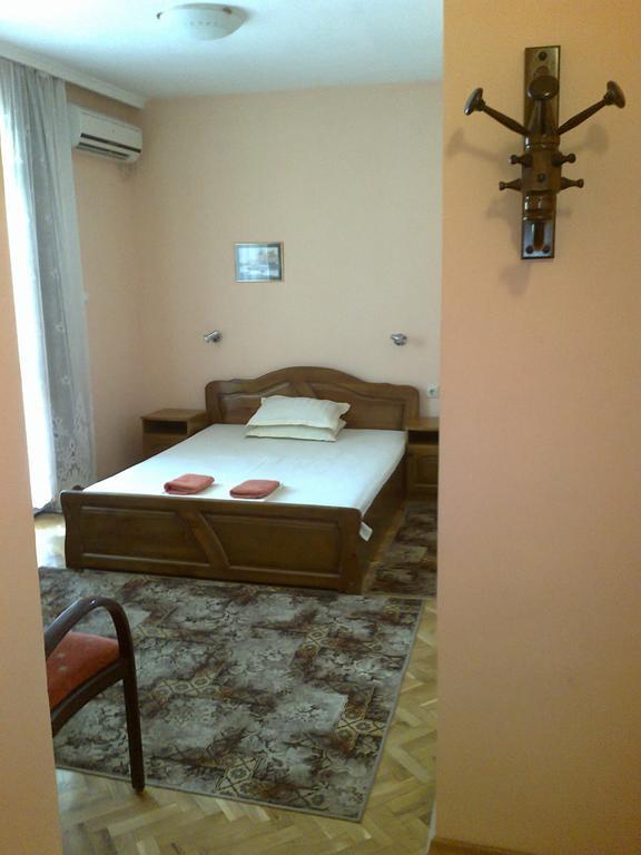 Family Hotel "May" Petrich  Kamer foto